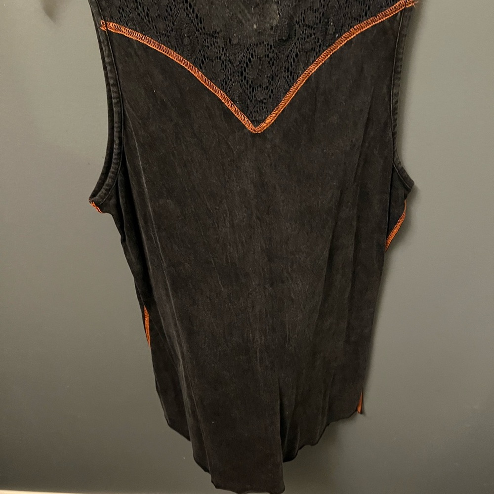 Buckle Black Graphic Fringe Top - Picture 5 of 5